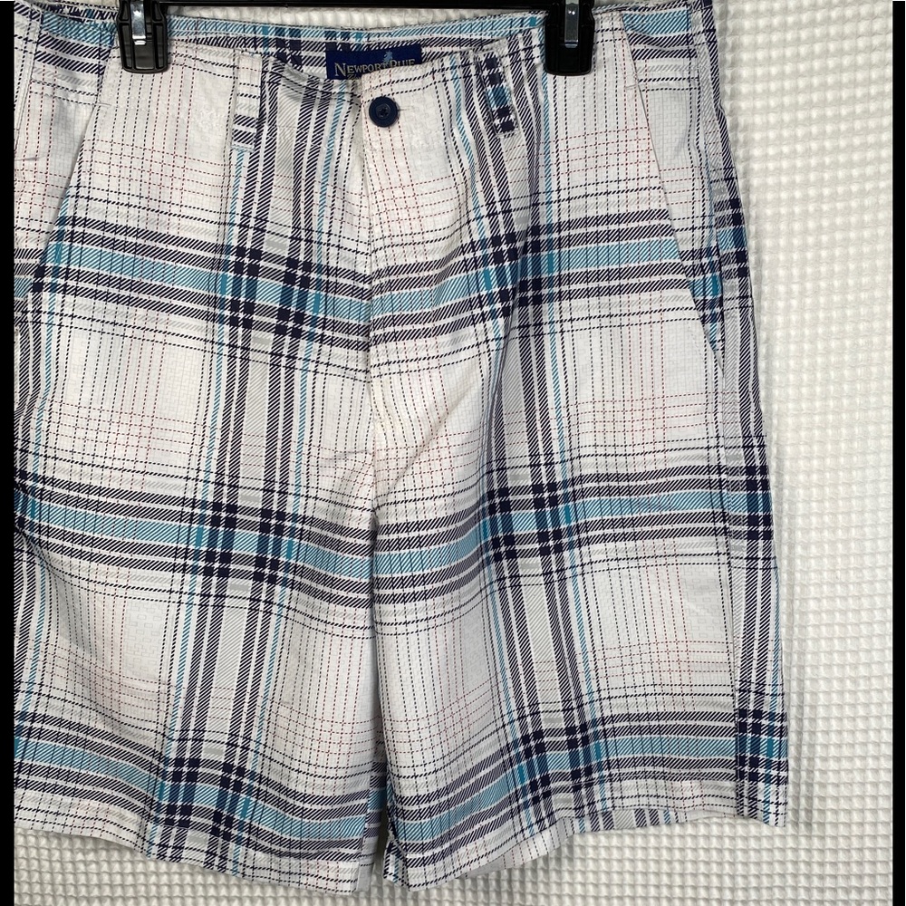 Newport blue  white blue short, men,used polyester size 34